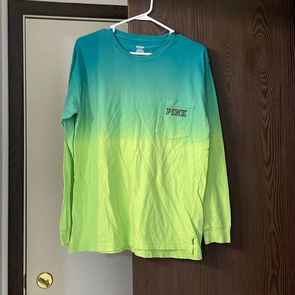 PINK Victoria’s Secret long sleeve t-shirt size M green